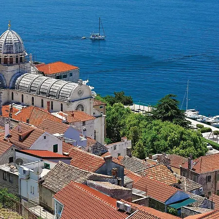 Stunning In * Pirovac