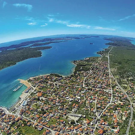 Dom wakacyjny Stunning In Pirovac